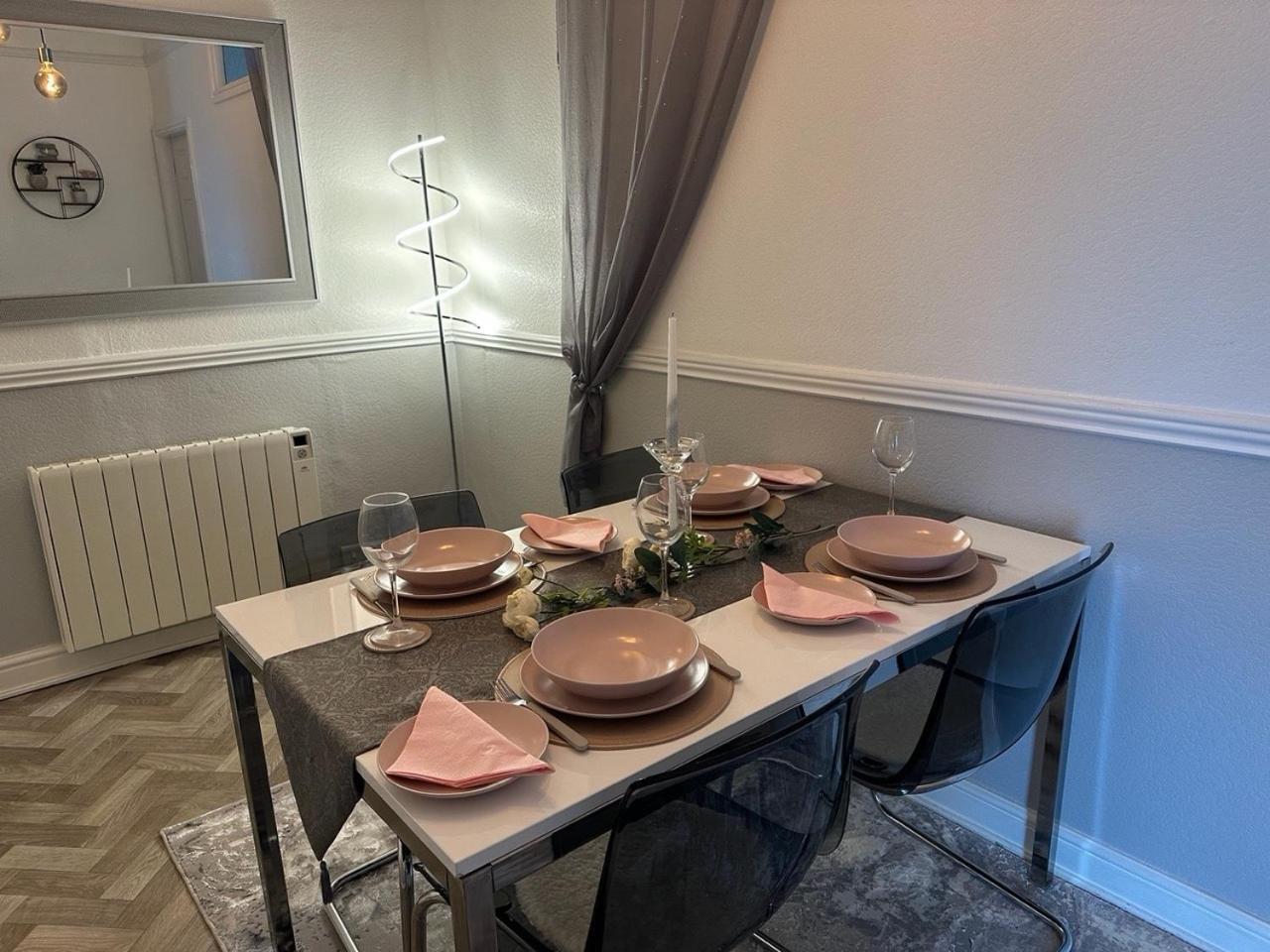Courtyard Holiday Apartments بيلبير المظهر الخارجي الصورة